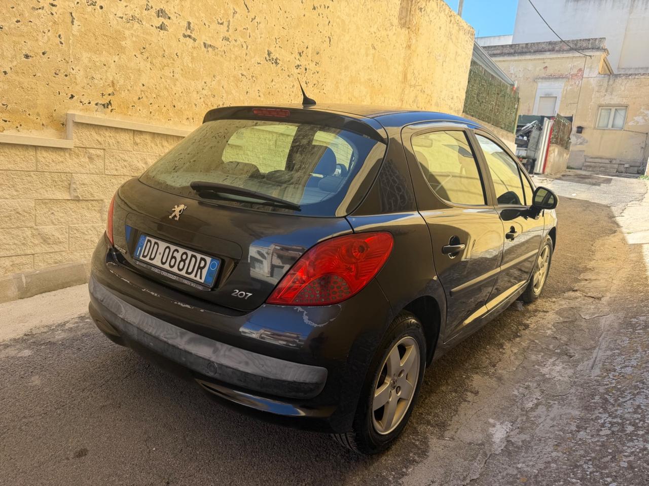 Peugeot 207 1.4 HDi 70CV 5p. ONE Line