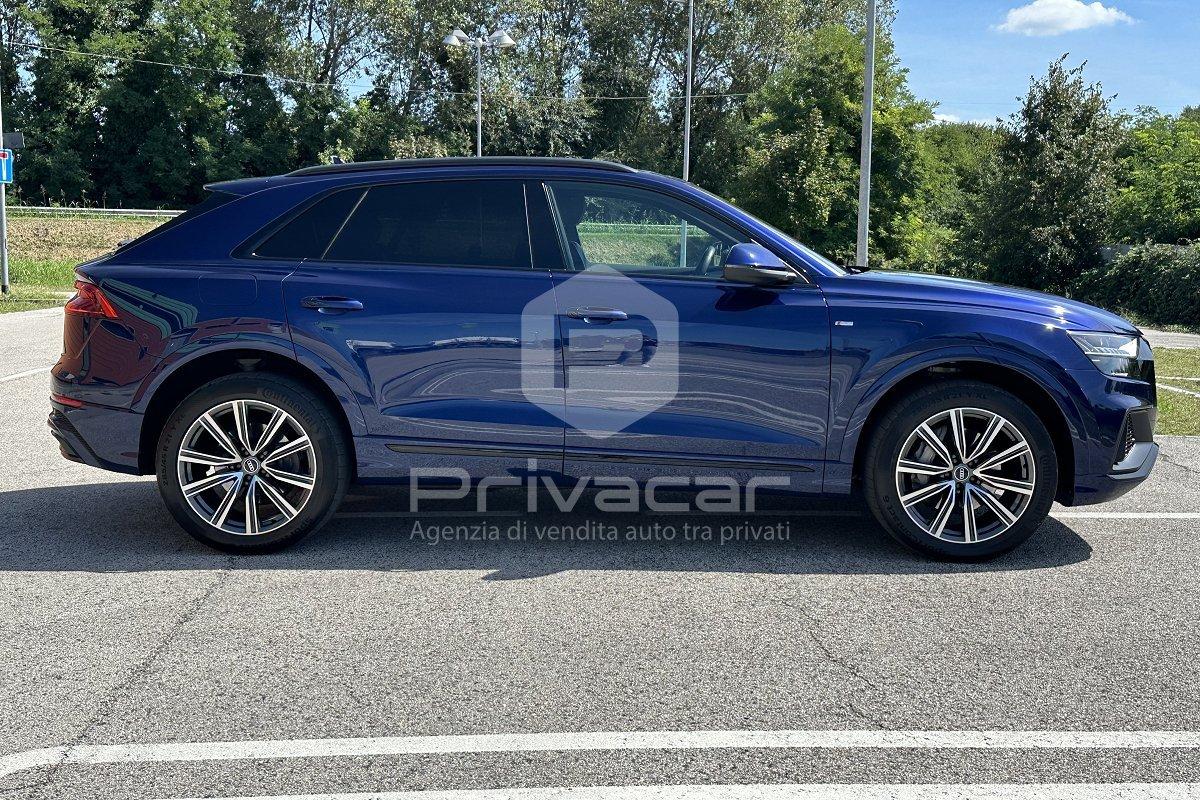 AUDI Q8 55 TFSI quattro tiptronic