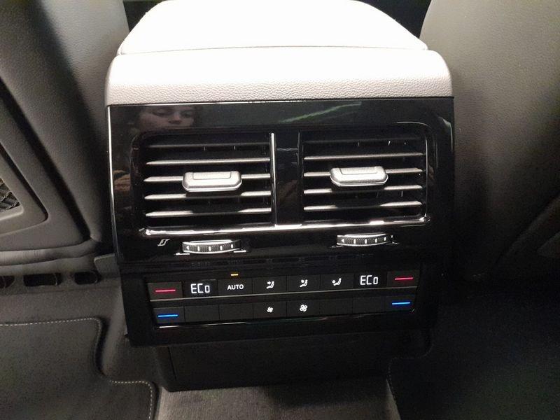 Volkswagen Touareg 3.0 V6 TDI SCR 170kW R-Line Final Edit