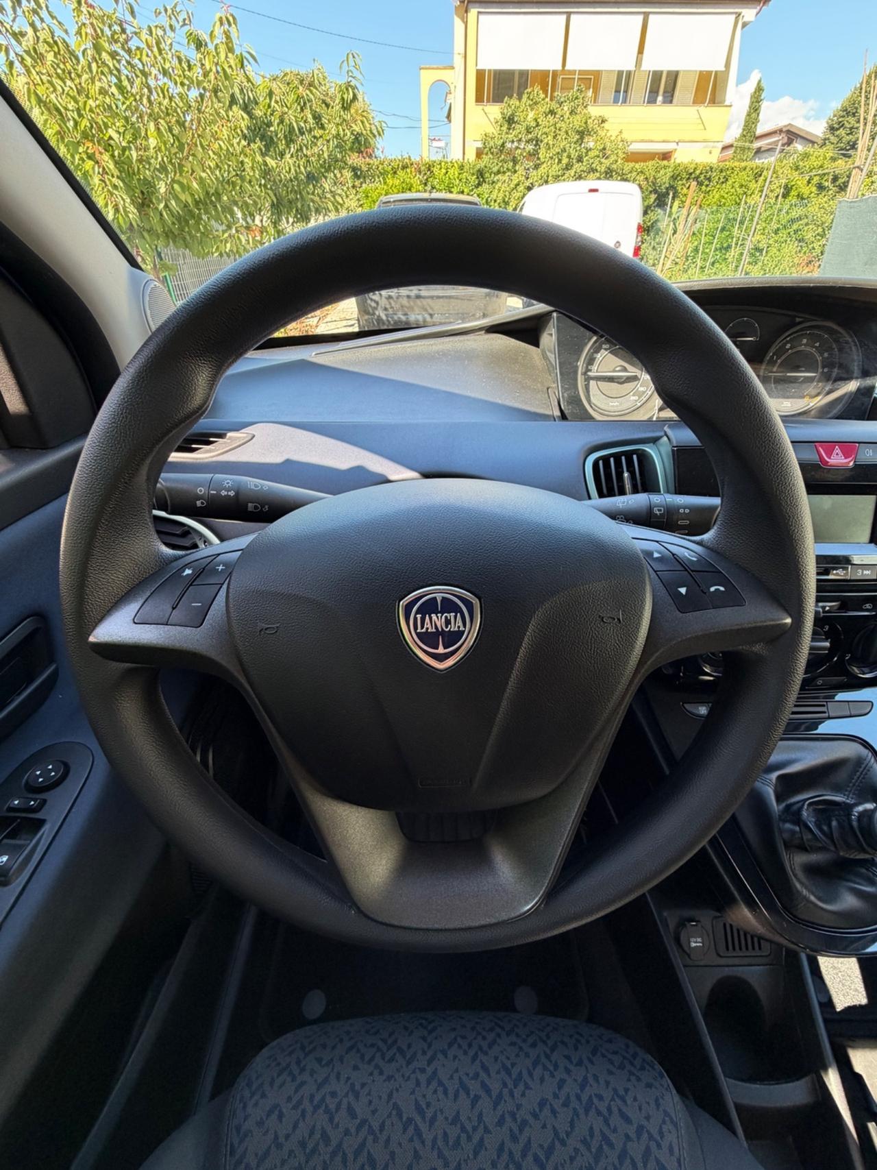 Lancia Ypsilon 1.0 FireFly 5 porte S&S Hybrid Oro