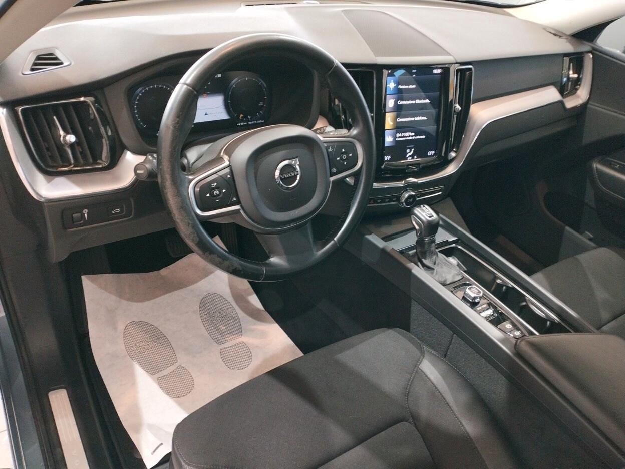 VOLVO XC60 (2017-->) XC60 D4 Geartronic Business