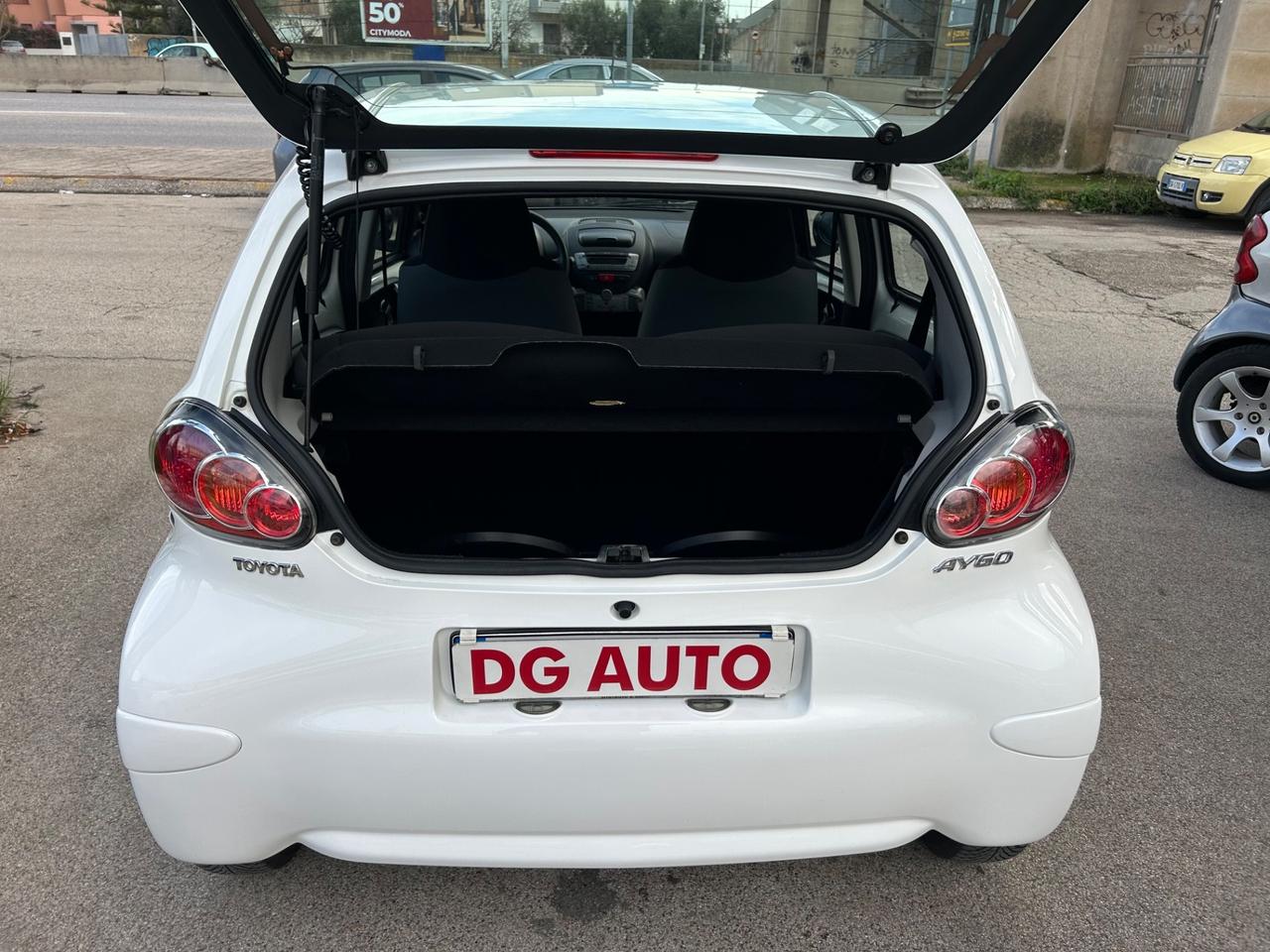 Toyota Aygo 1.0 benzina 68 cavalli 2013