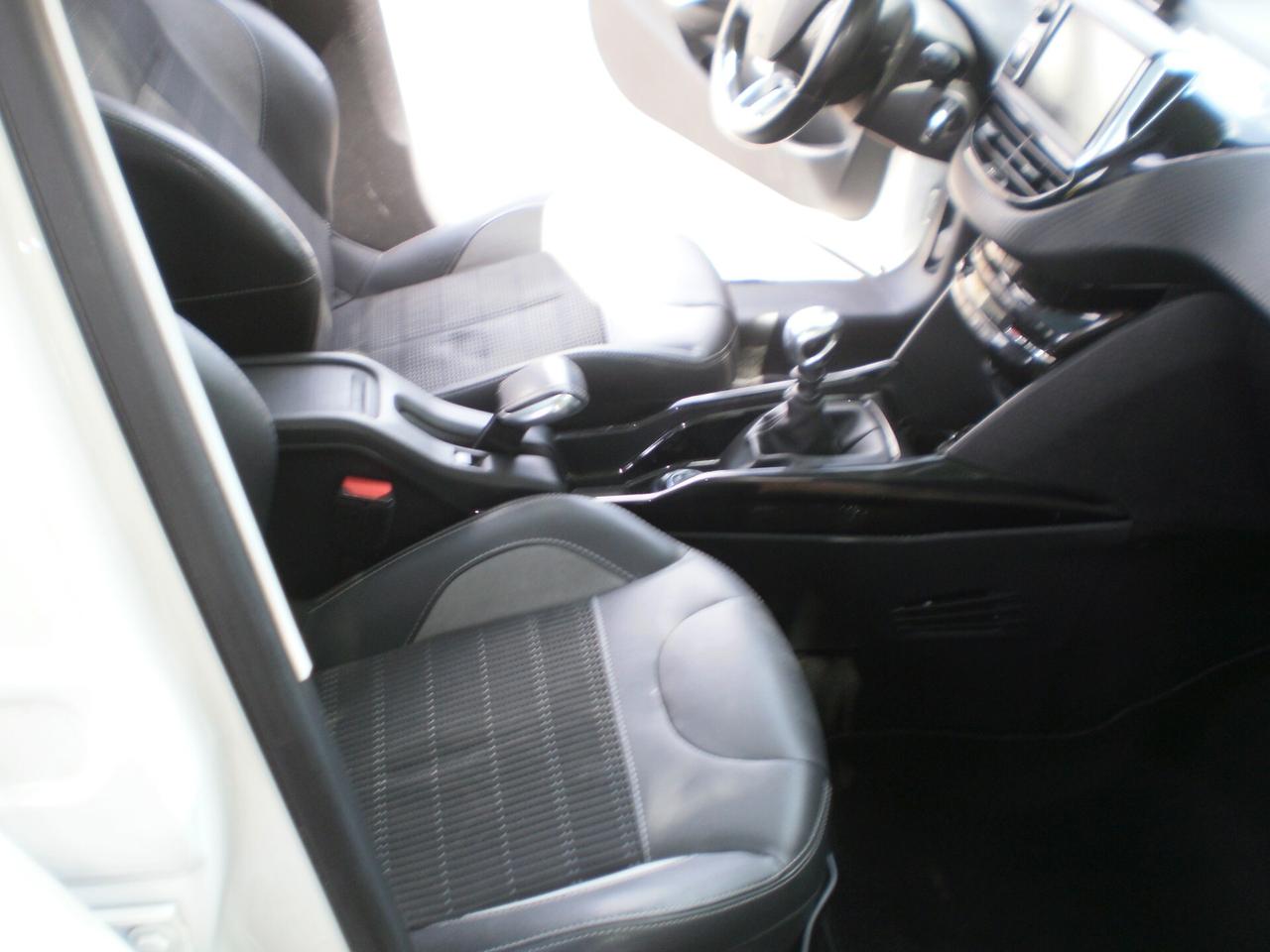 Peugeot 2008 BlueHDi 100 S&S Allure