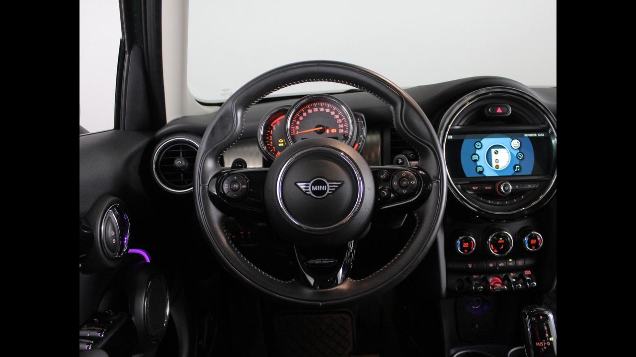 MINI Mini IV F55 2018 5p - Mini 5p 2.0 Cooper SD Business auto