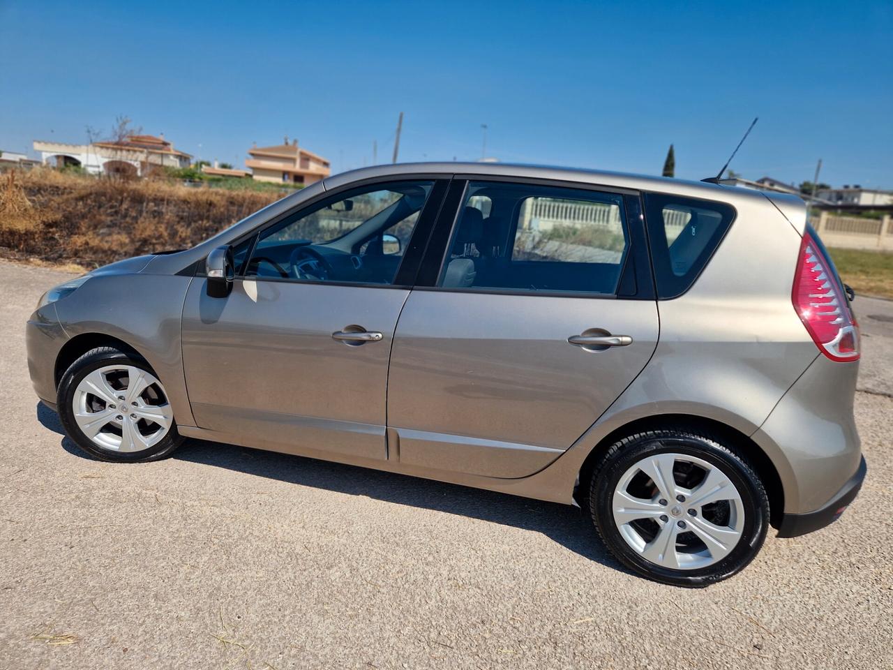 Renault Scenic Scénic X-Mod 1.5 dCi 110CV Luxe