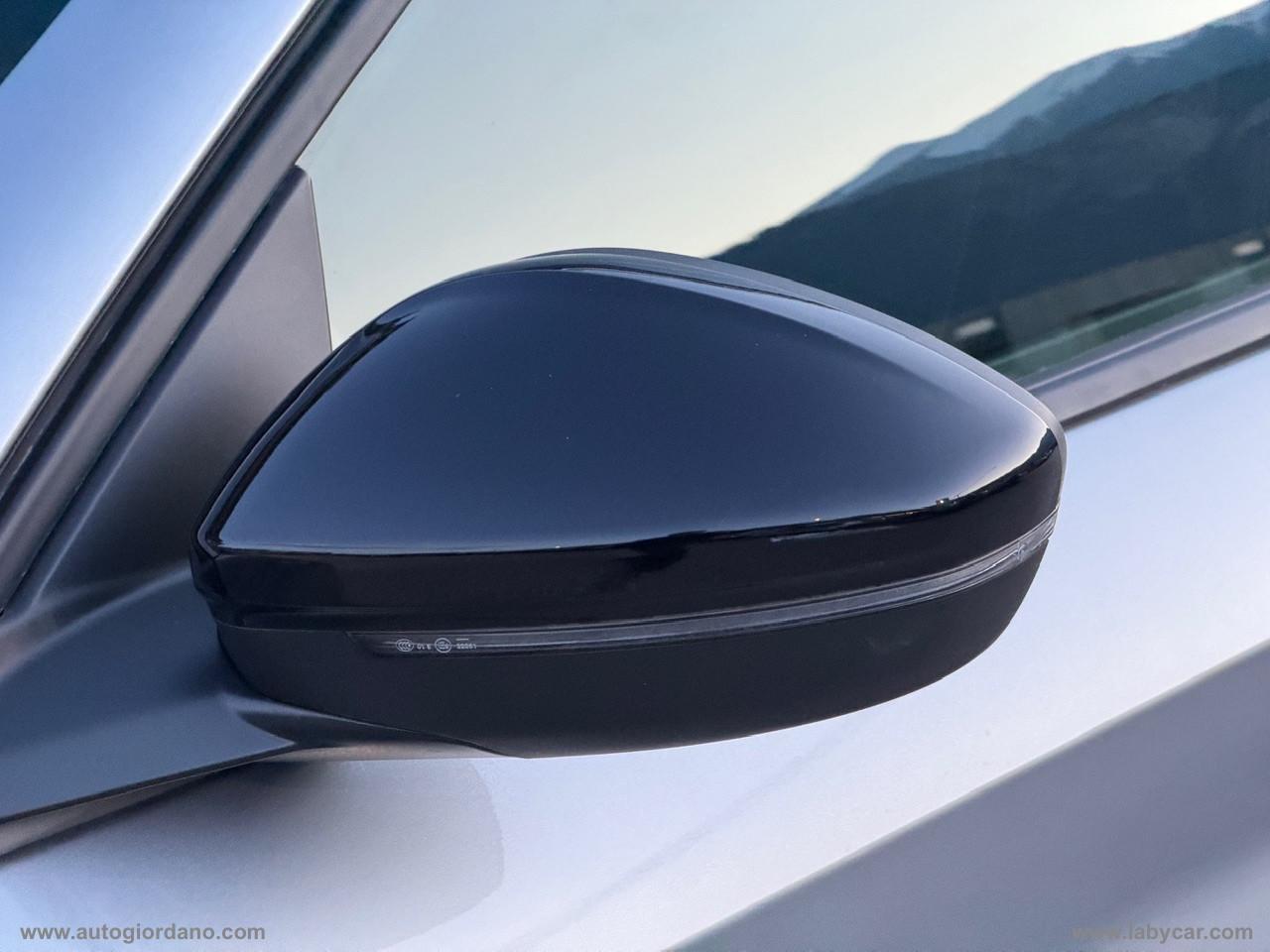 PEUGEOT 208 PureTech 100 S&S 5p. Allure PACK NAVIGATION + VISON PACK + VIIOPARK 2 + PARK DRIVE