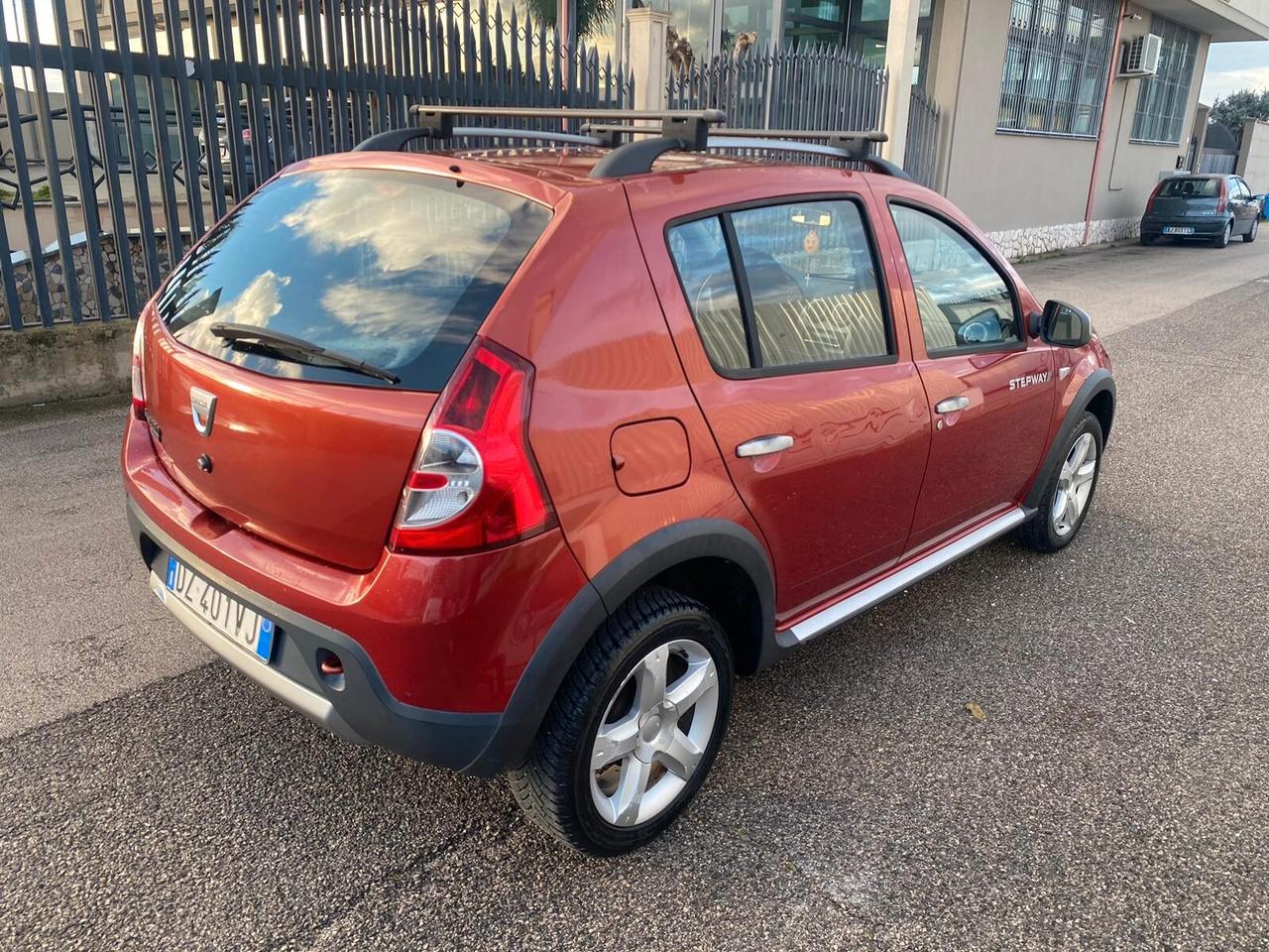 Dacia Sandero Stepway 1.6 8V 90CV ANNO 2010