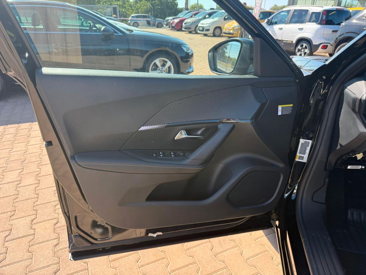 Peugeot 2008 Hybrid 145 e-DCS6 Allure