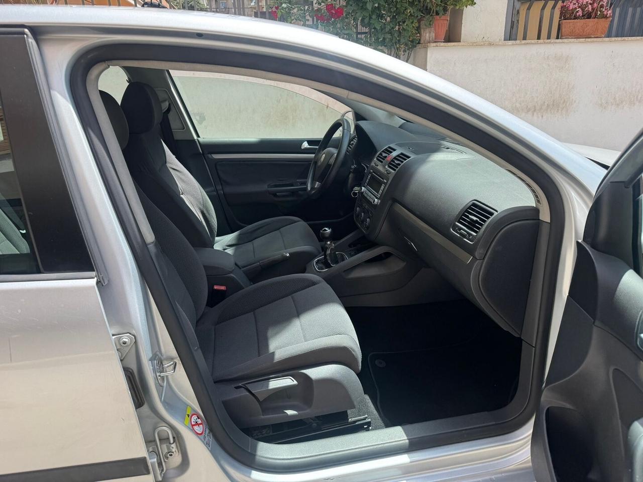 VOLKSWAGEN Golf 1.6 5 porte Comfortline GPL