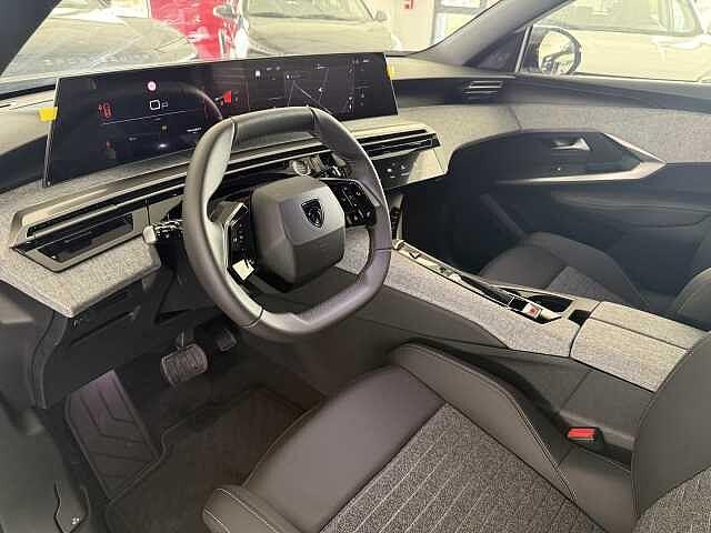 Peugeot 5008 Hybrid 136 CV e-DCS6 Allure