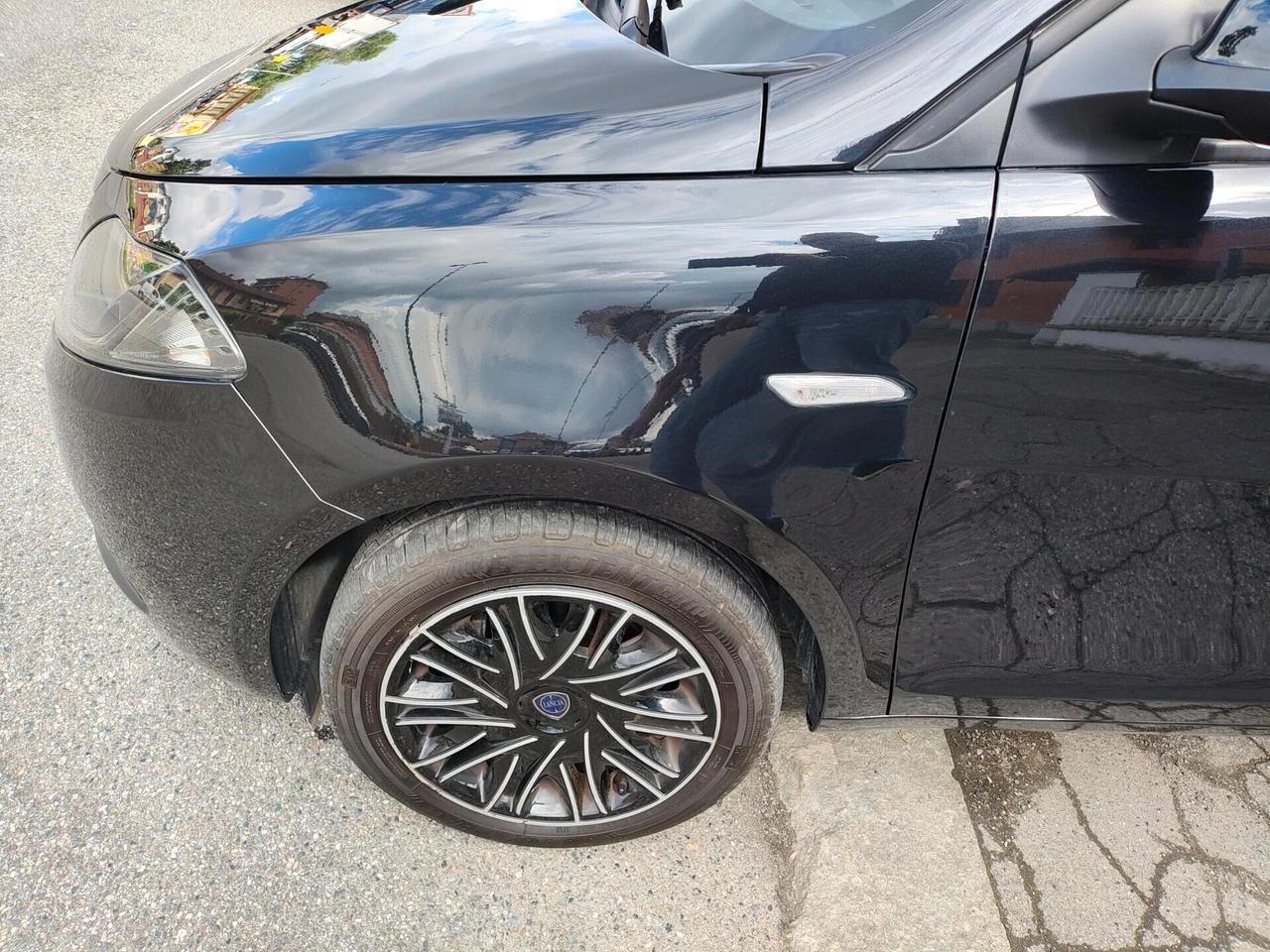 LANCIA YPSILON 1.0 HYBRID -2023
