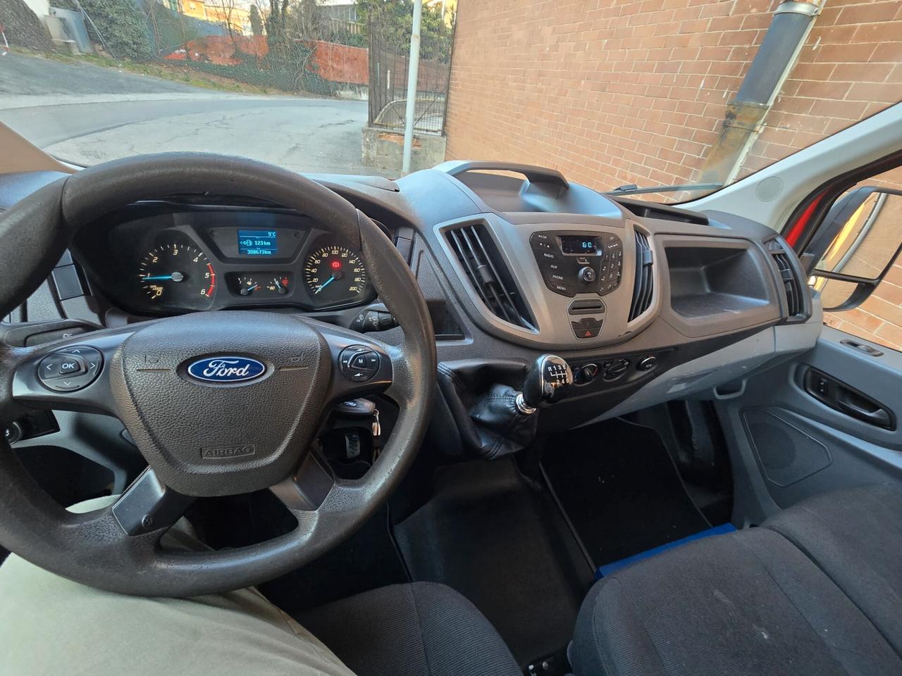 Ford Transit 350 2.2TDCi 155CV PL-RG RWD Cabinato Entry