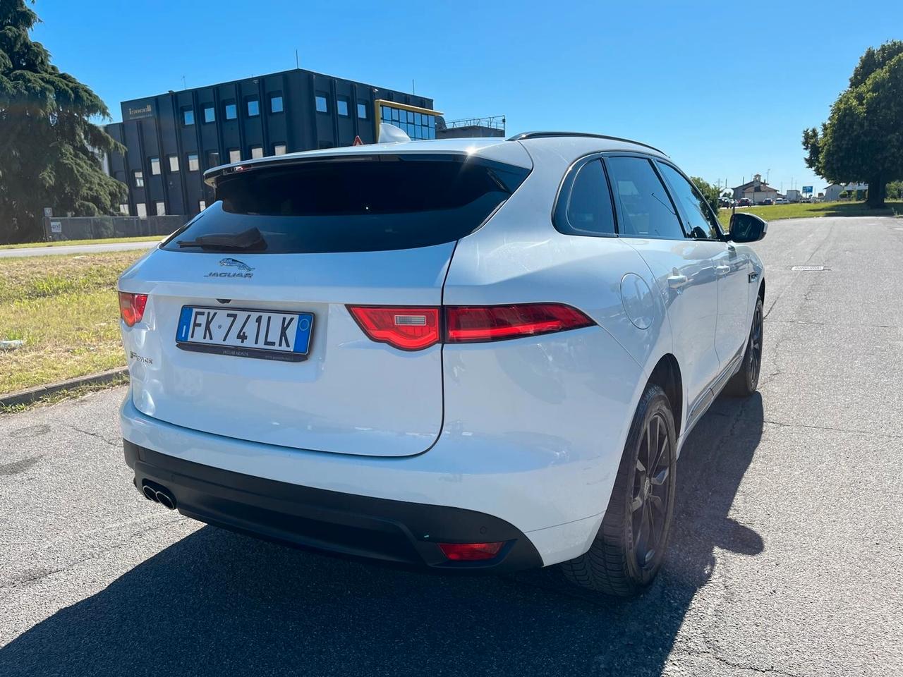 Jaguar F-Pace 2.0 D 180 CV AWD R-Sport