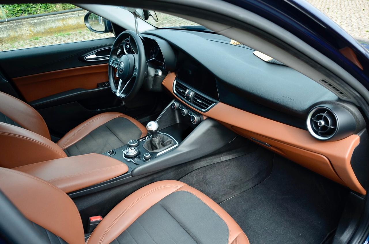 ALFA ROMEO GIULIA 2.2 T GIULIA 150cv MANUALE, EURO 6B, UFF ITALIANA, RETROCAMERA, NAVI, PERMUTE