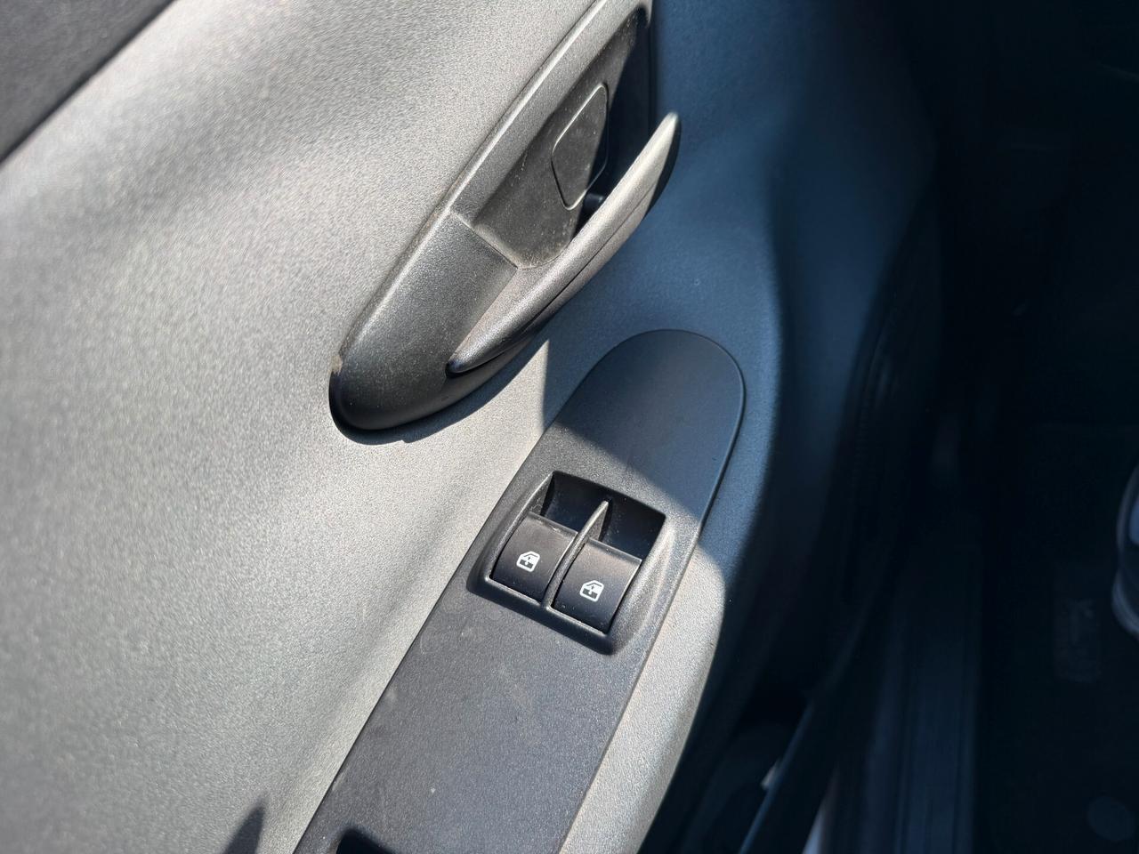 LANCIA YPSILON ANNO 2017 1.2 BENZINA 69 CV