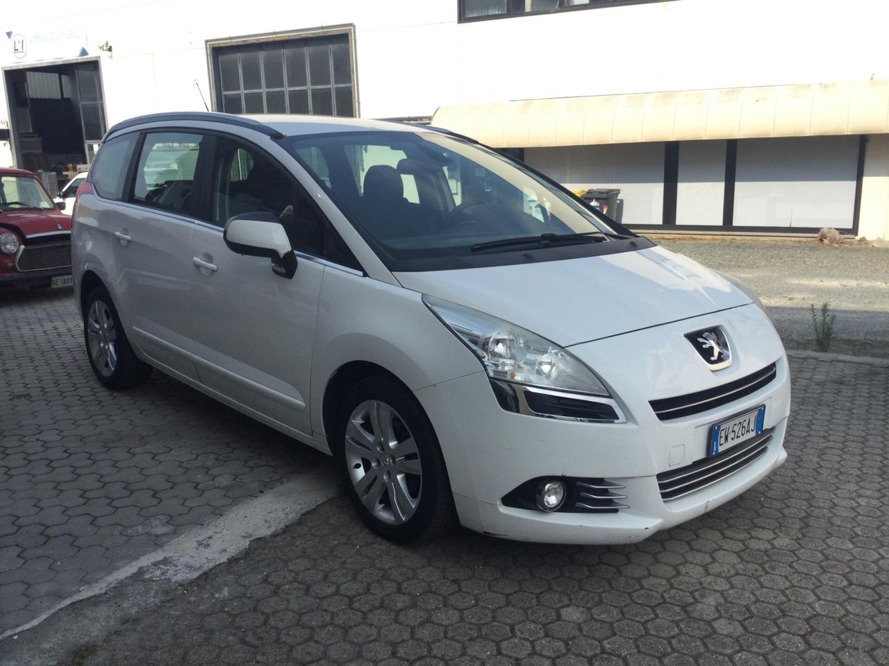 Peugeot 5008 1.6 HDi 115CV Allure