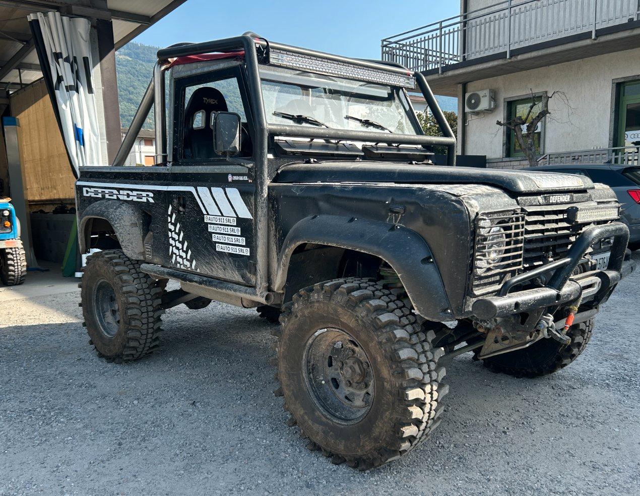 LAND ROVER DEFENDER 90 PICK-UP