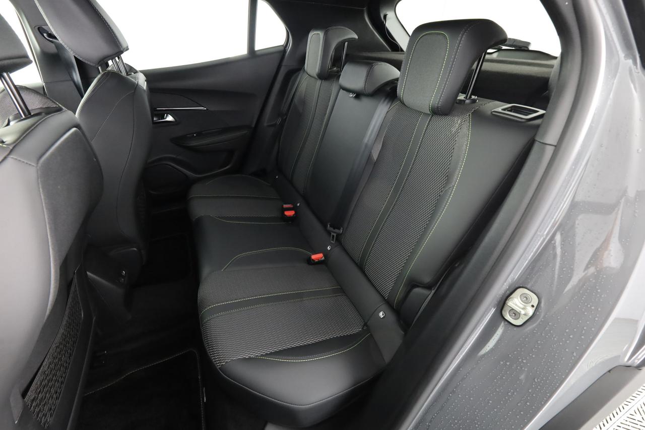 PEUGEOT 2008 2ª serie 2008 Hybrid 136 e-DCS6 GT