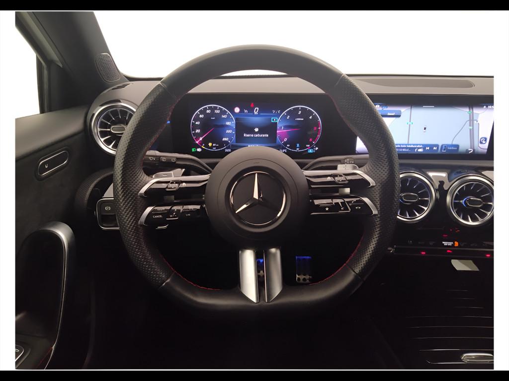 Mercedes-Benz Classe A - W177 2018 - A 180 d Premium auto