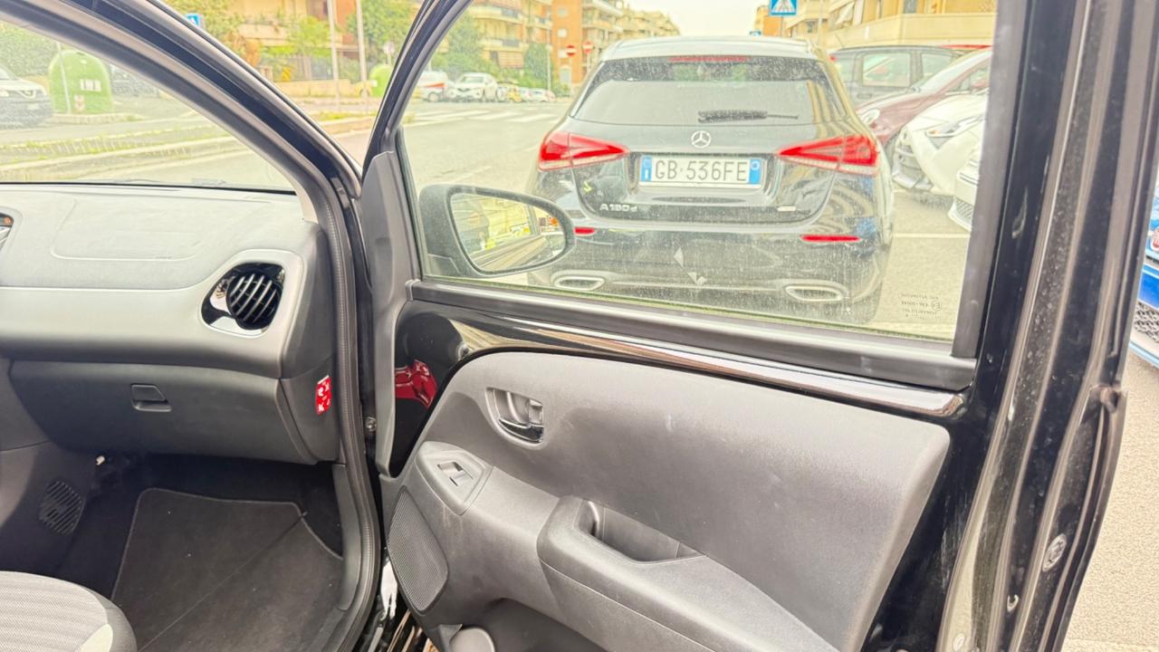 Toyota Aygo Connect 1.0 VVT-i 72 CV 5 porte x-play LED NAVI KAMERA PDC BLUETOOTH CERCHI 16