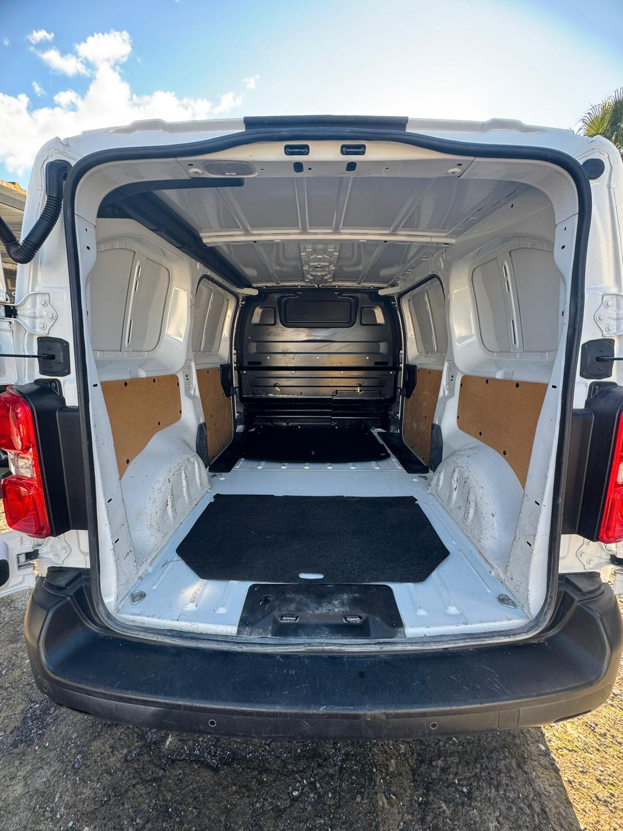 Peugeot Expert BlueHDi 120 PL-TN Furgone coibentato Premium Standard