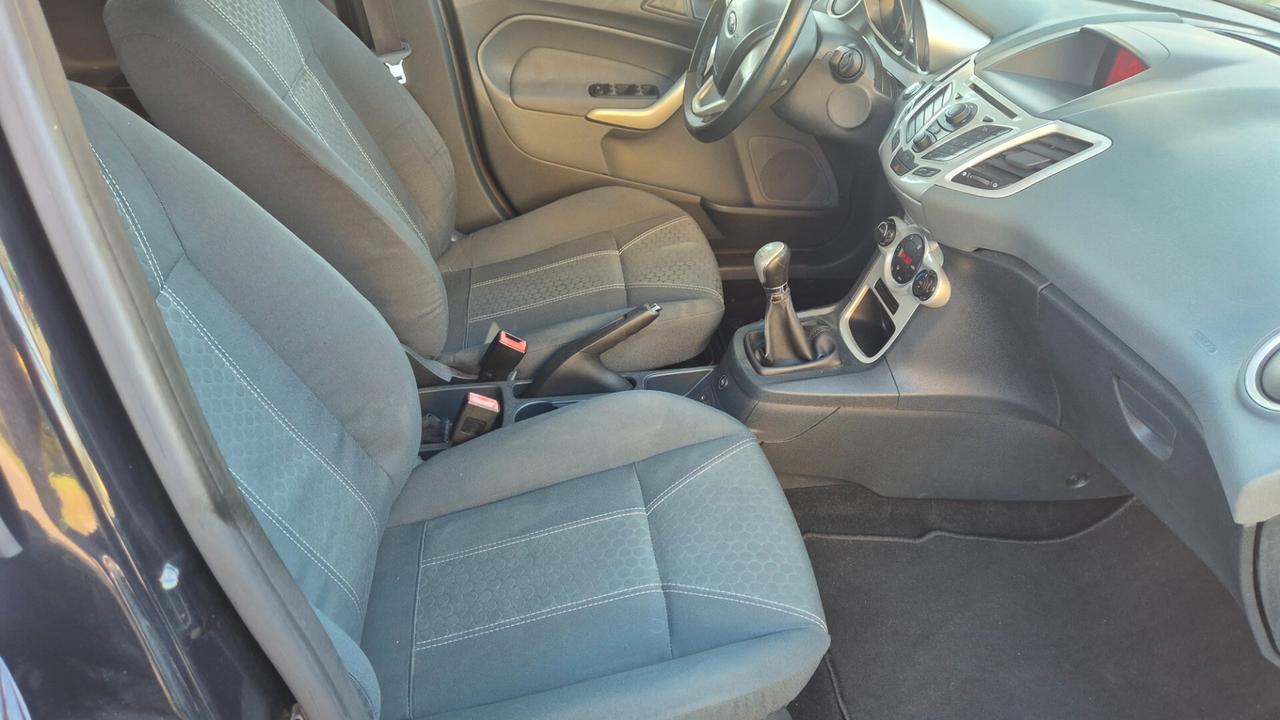 Ford Fiesta 1.4 5 porte Benzina GPL Titanium