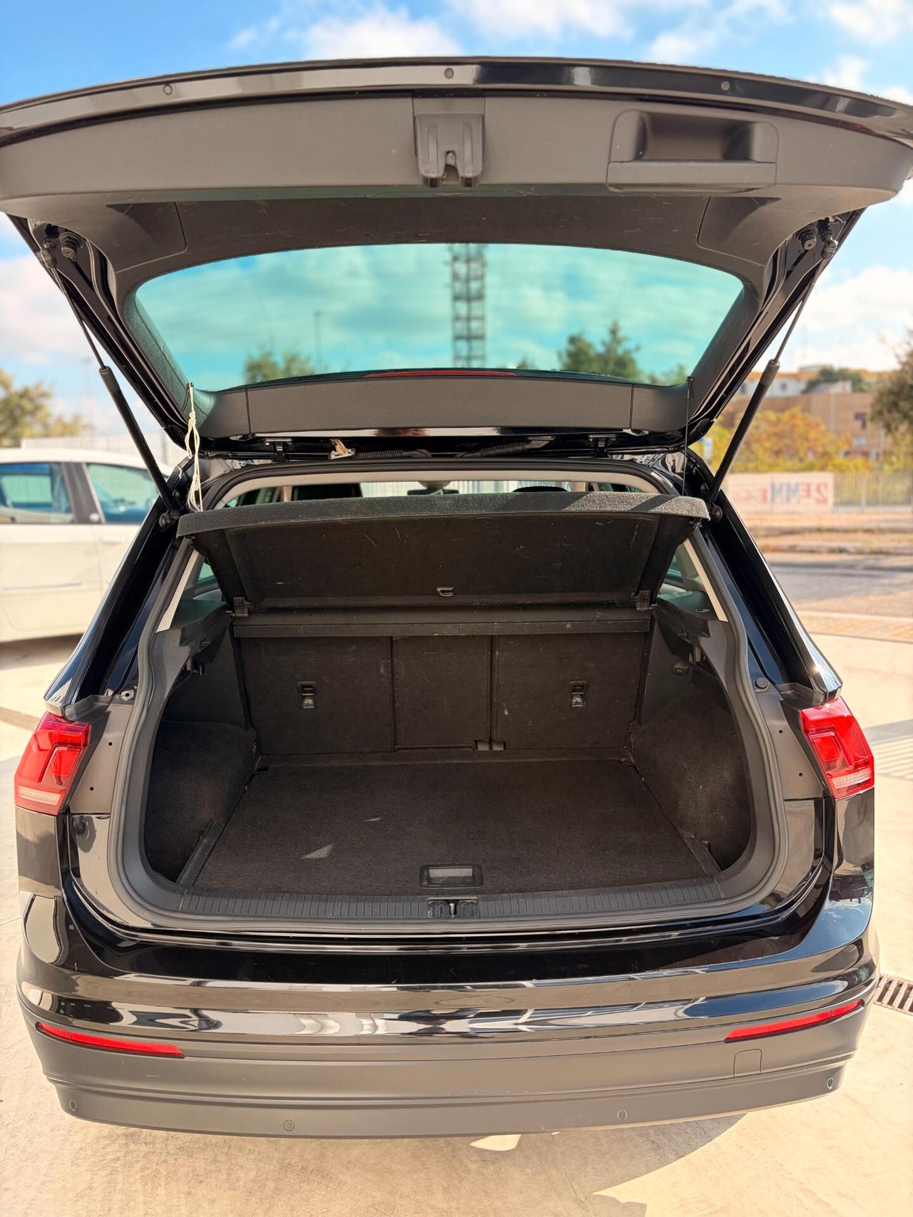 Volkswagen Tiguan 2.0 TDI SCR DSG Business BlueMotion Technology