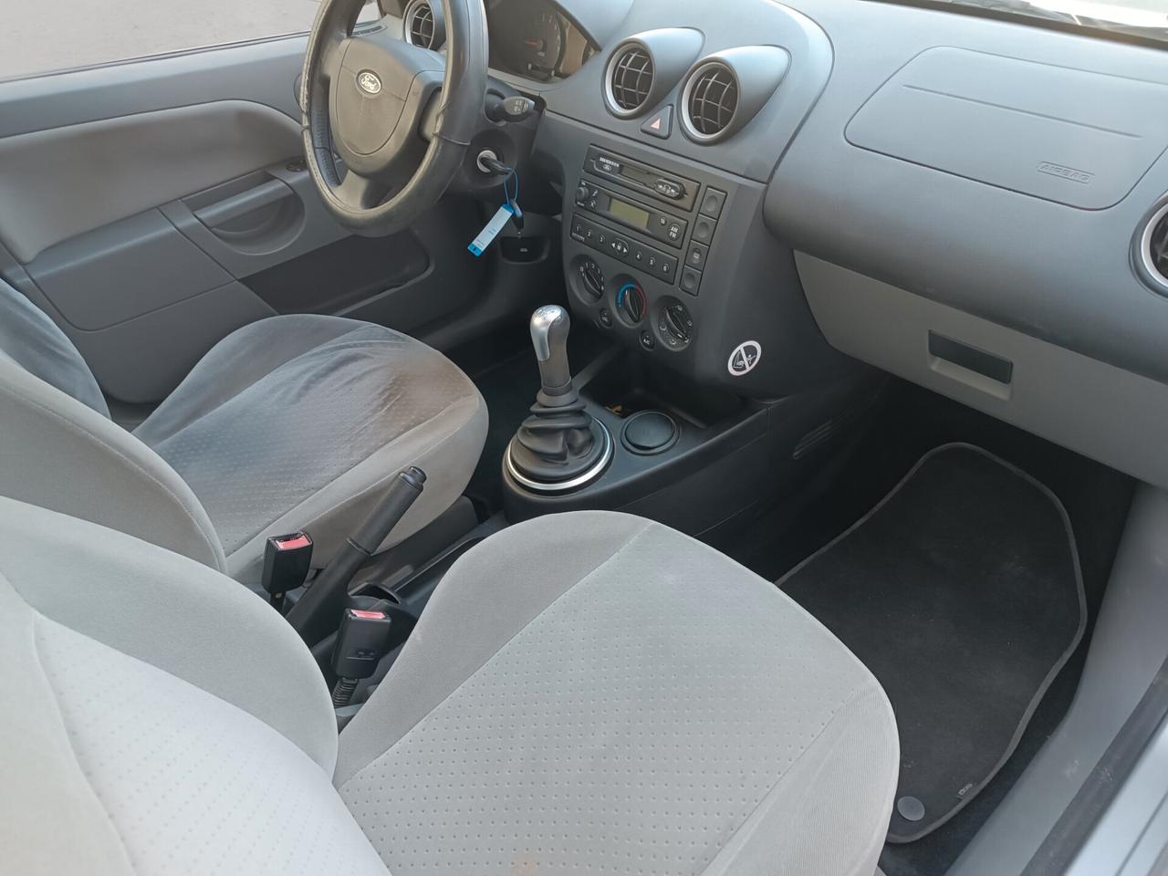 Ford Fiesta 1.4 benzina