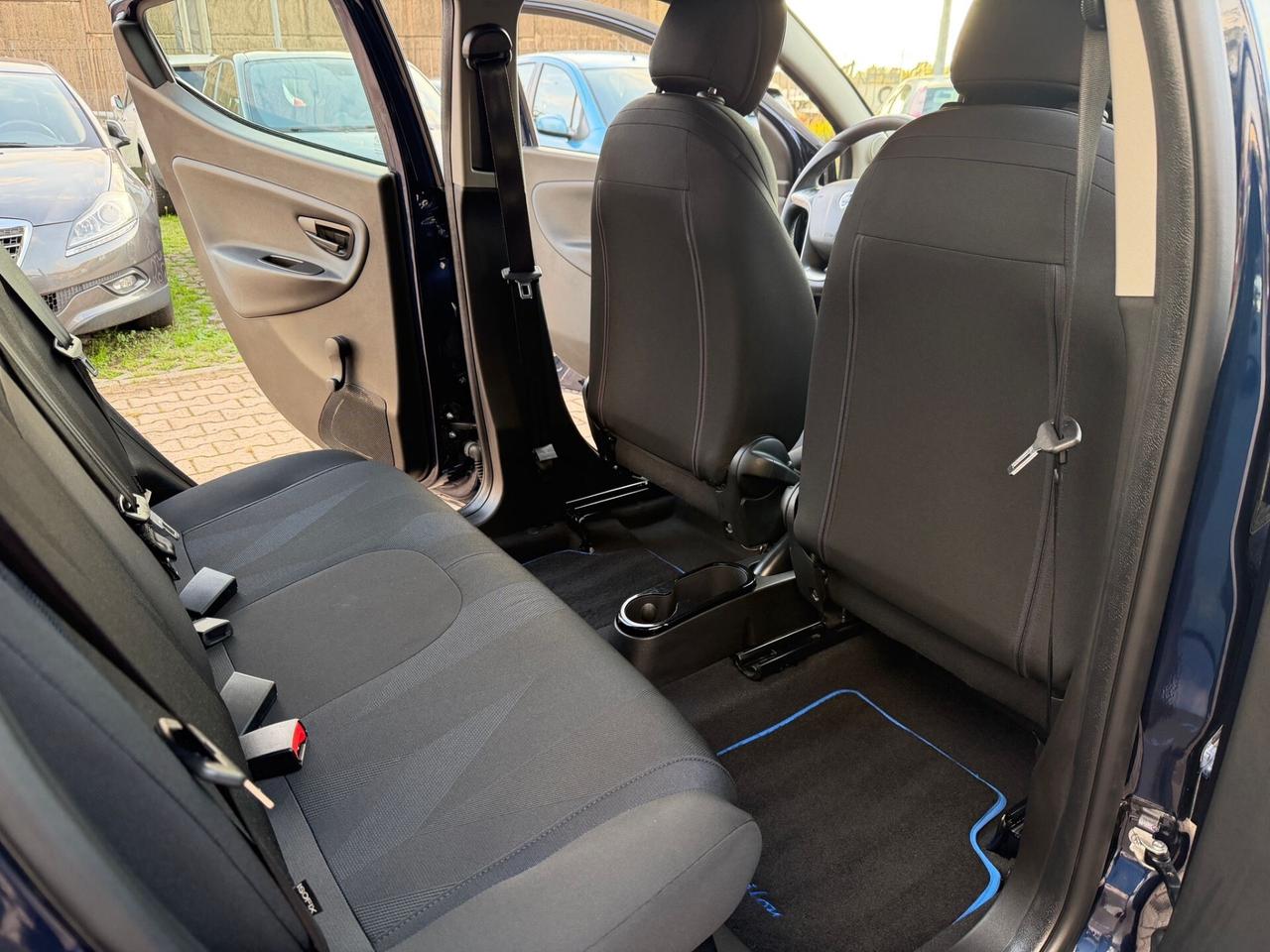 Lancia Ypsilon 1.2 69 CV 5 porte GPL OK NEOPATENTATI