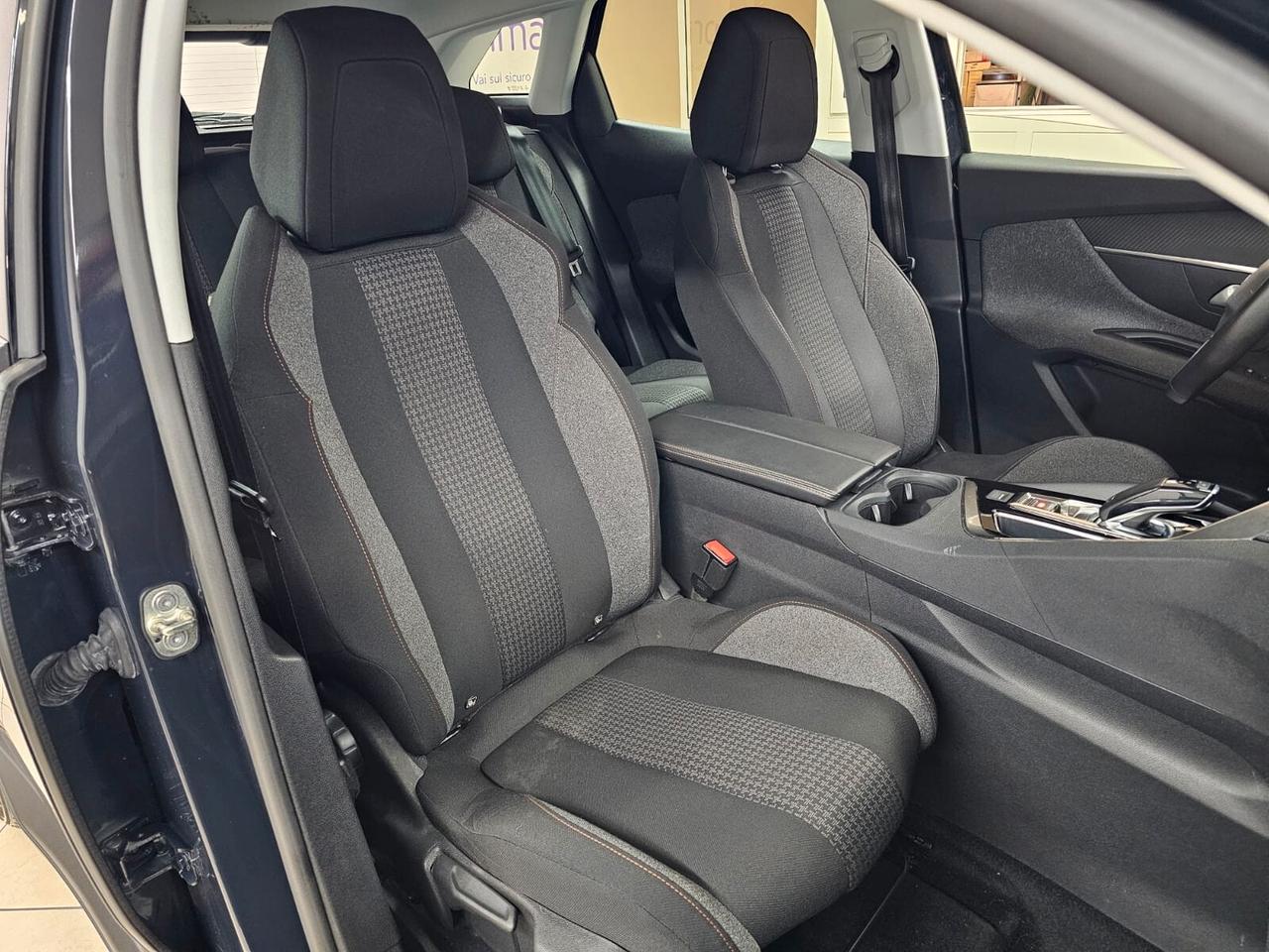PEUGEOT 3008 BLUEHDI 130cv S&S EAT8 BUSINESS
