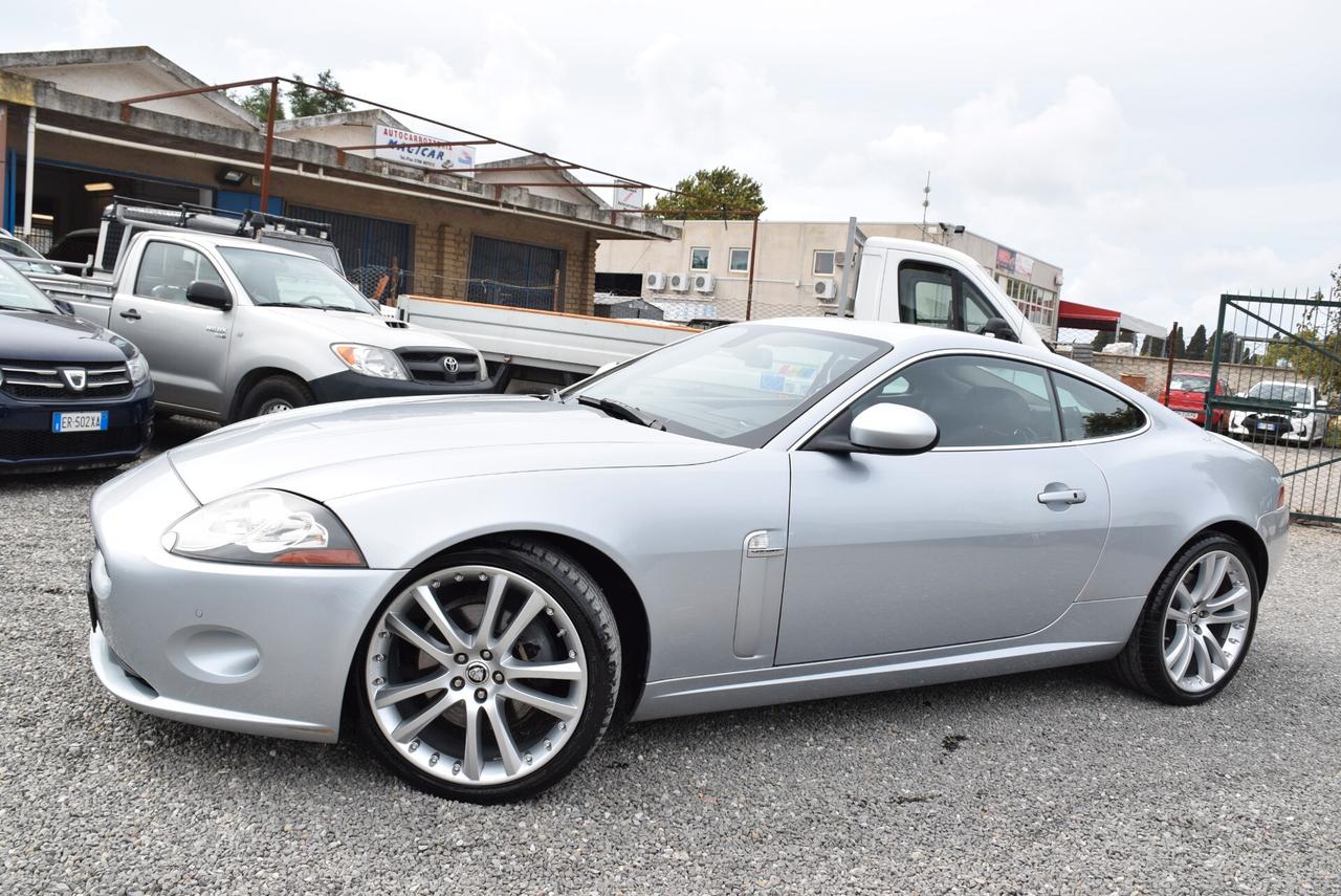 Jaguar XK 4.2 V8 Coupé AUTOM. - CERTIFICATA TAGLIANDATA NAVI CRUISE SENSORI PELLE