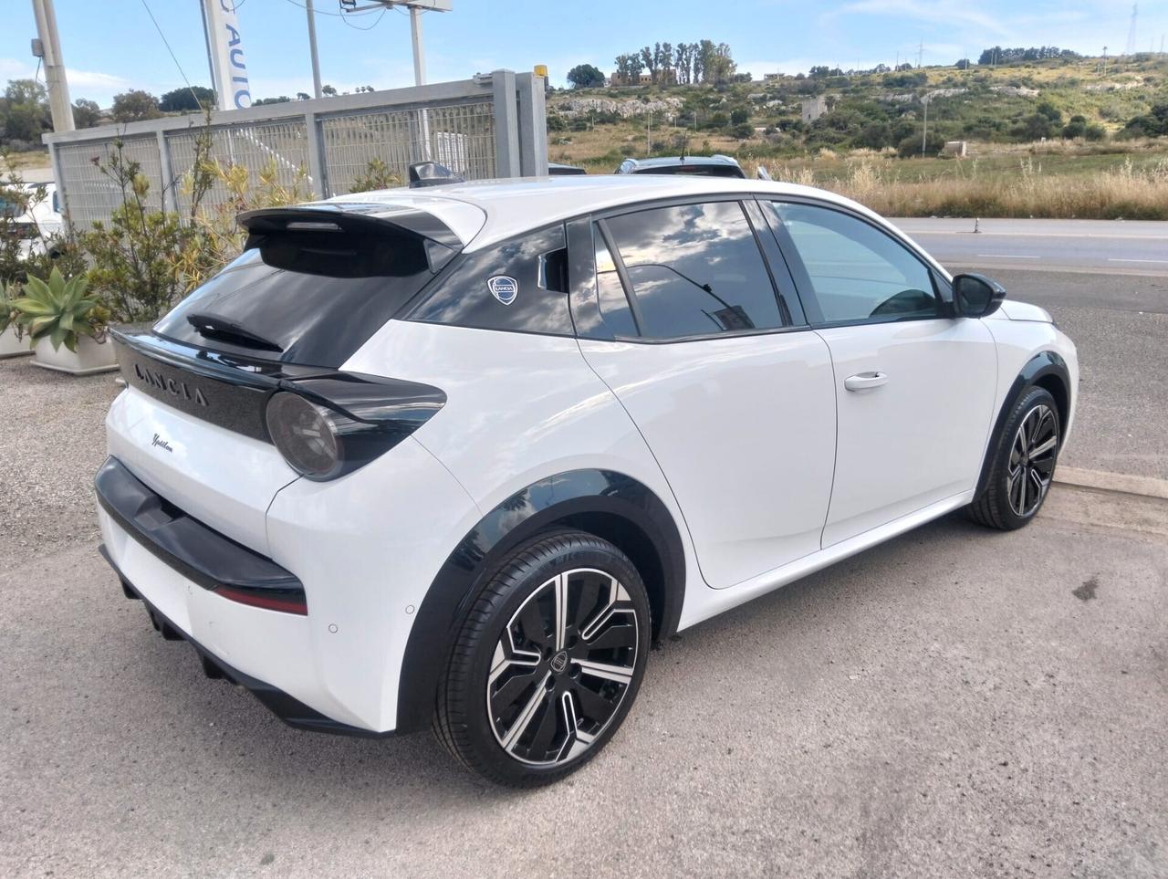 Lancia Ypsilon 1.2 Hybrid e-DCT LX KM 0