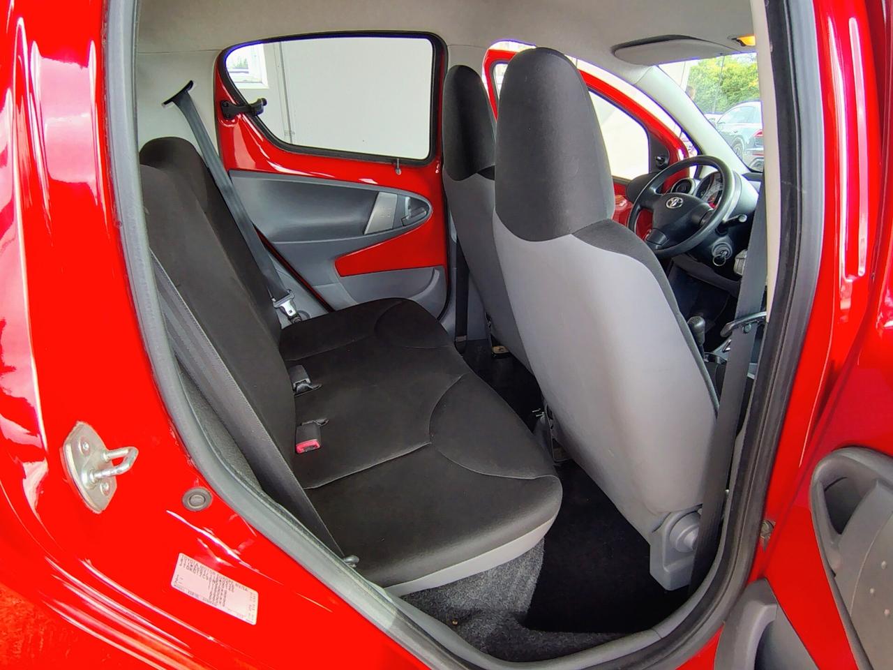 Toyota Aygo 1.0 12V VVT-i 5 porte Deep Ocean Connect