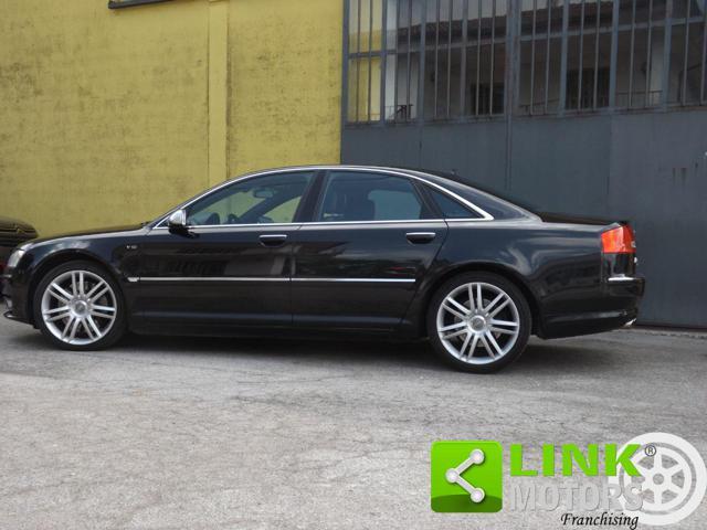 AUDI S8 5.2 V10 quattro tiptronic