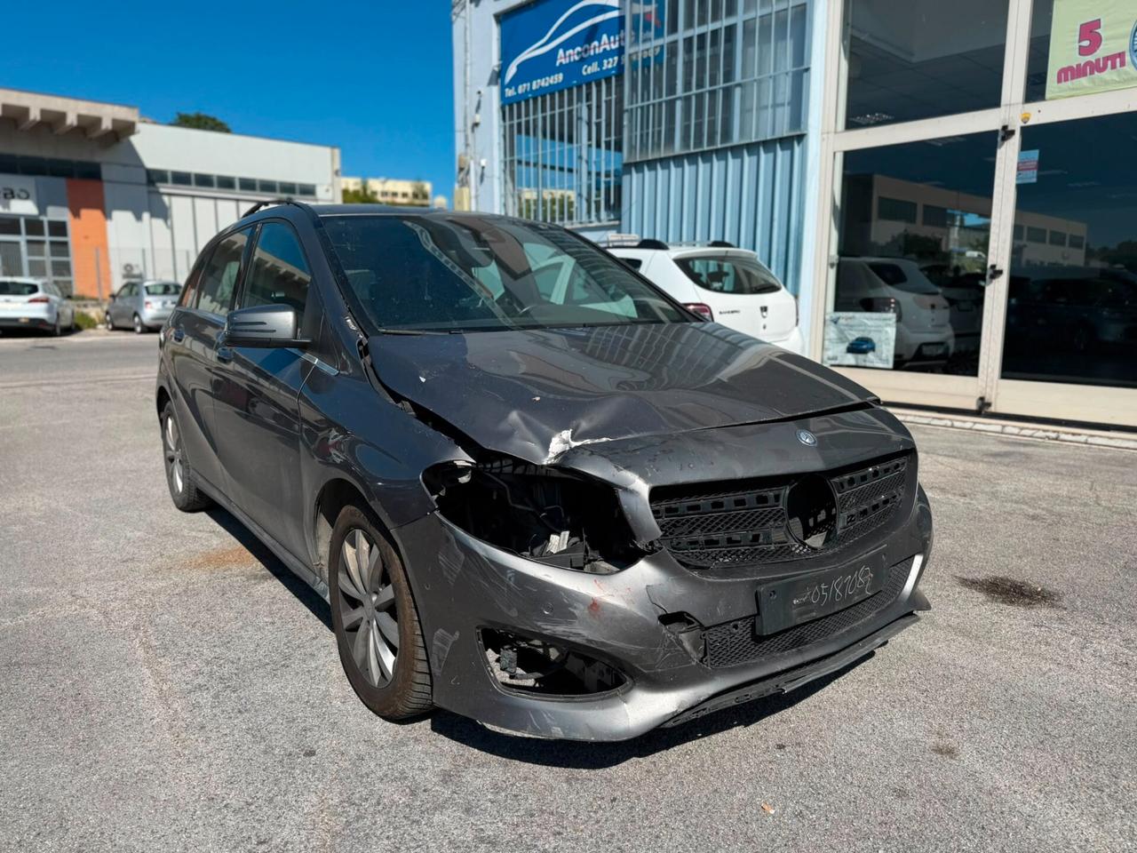 Mercedes B 180D INCIDENTATA X RIVENDITORI 2016