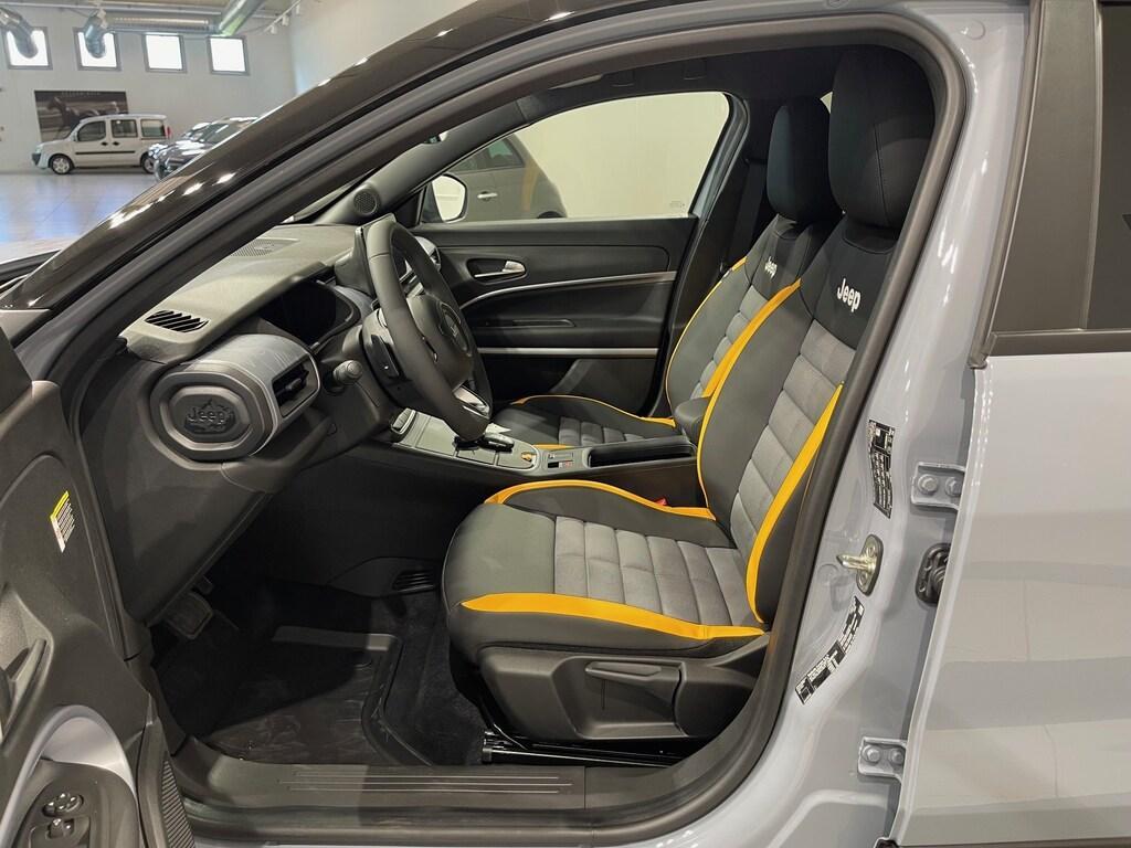 Jeep Avenger 1.2 turbo e-hybrid The North Face 4xe 136cv edct6