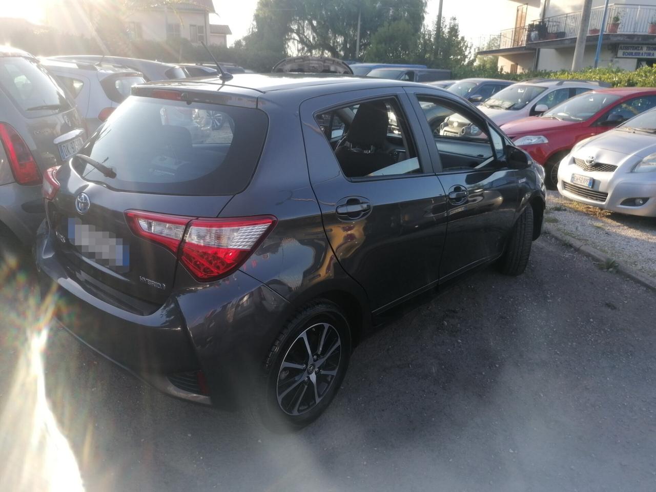 Toyota Yaris 1.5 Hybrid 5 porte Business