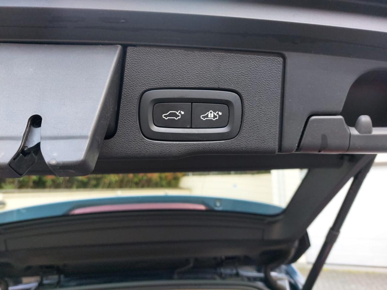 Volvo XC 60 XC60 2.0 b4 Plus Bright awd auto