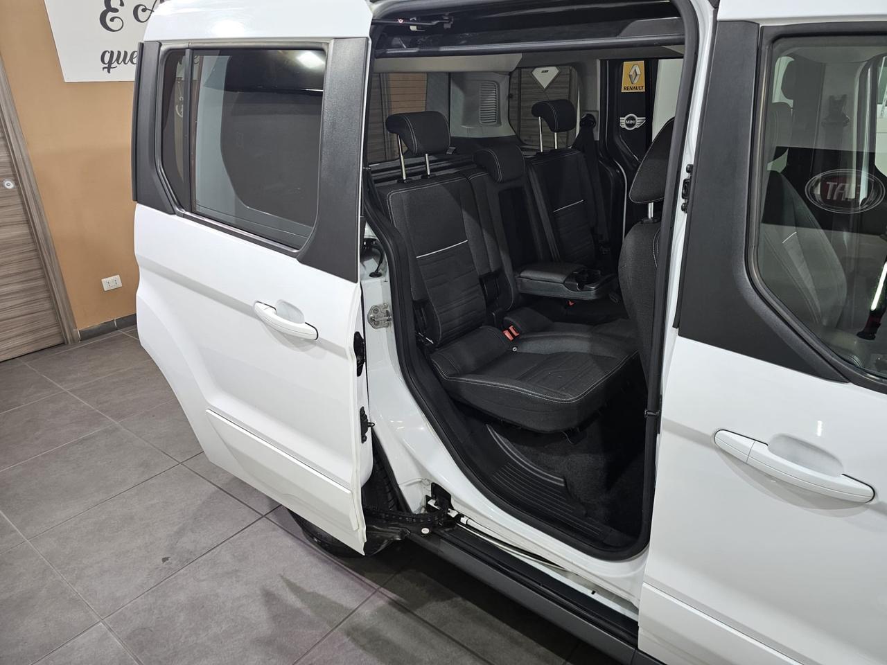 Ford Tourneo Connect 1.6 TDCi 115 CV Titanium