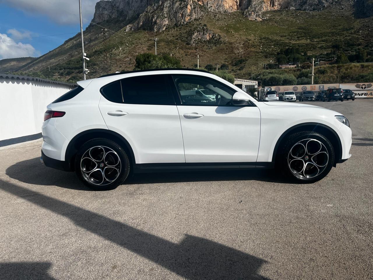 Alfa Romeo Stelvio 2.2 Turbodiesel 210 CV AT8 Q4 Executive