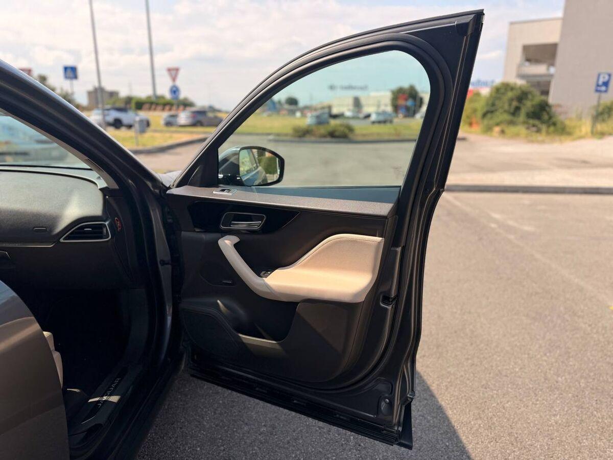 Jaguar F-Pace 2.0d R-Sport awd 180cv auto