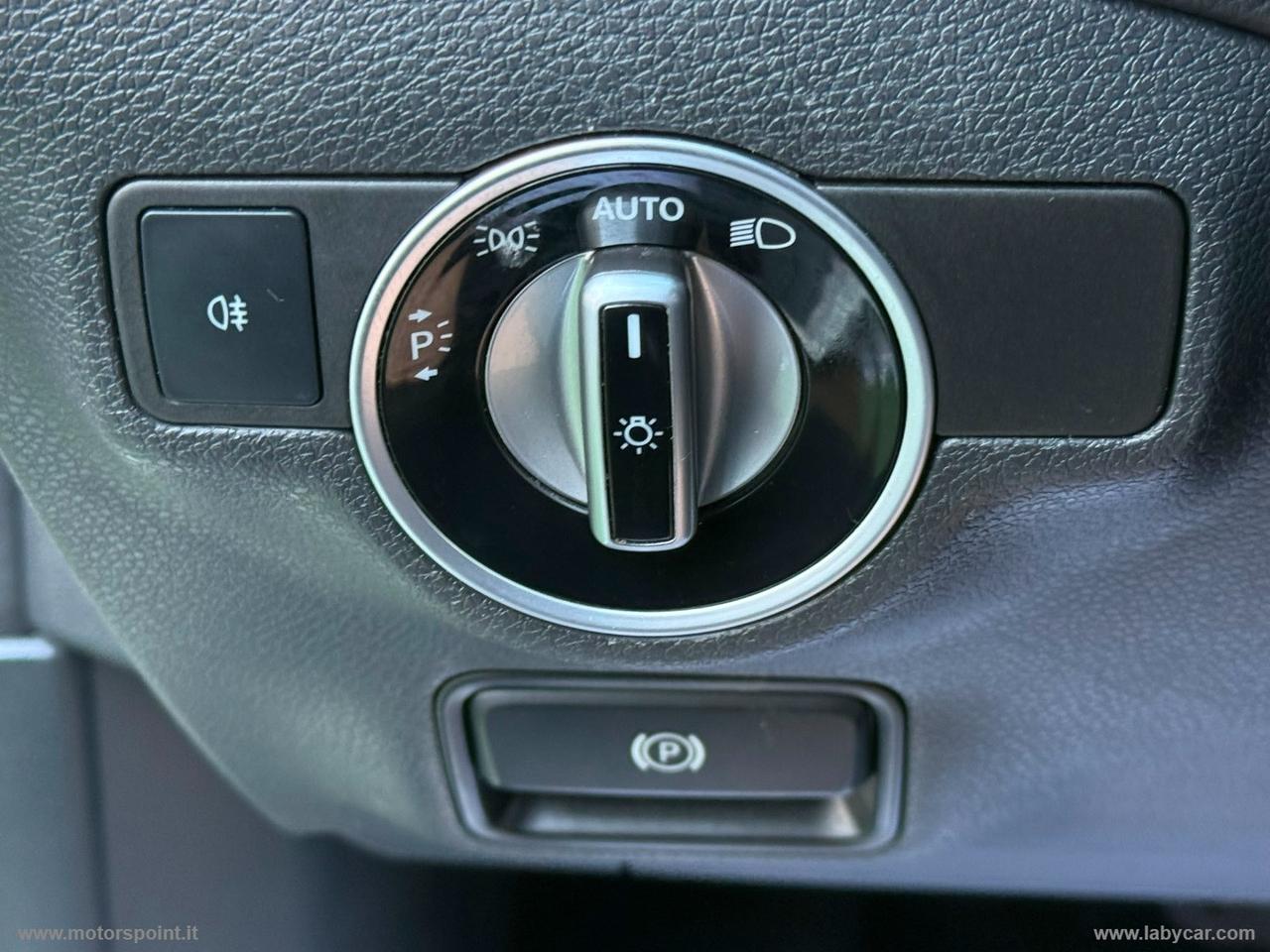 MERCEDES-BENZ CLA 200 d Automatic Premium Dark Night PER OPERATORI DEL SETTORE