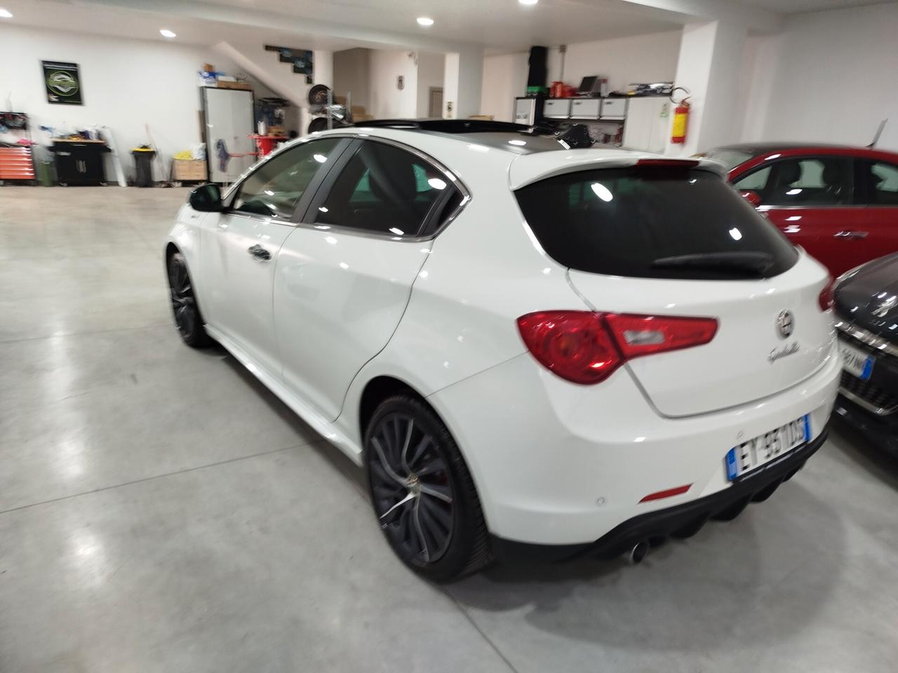 Alfa Romeo Giulietta 1.6 JTDm-2 105 CV Quadrifoglio verde
