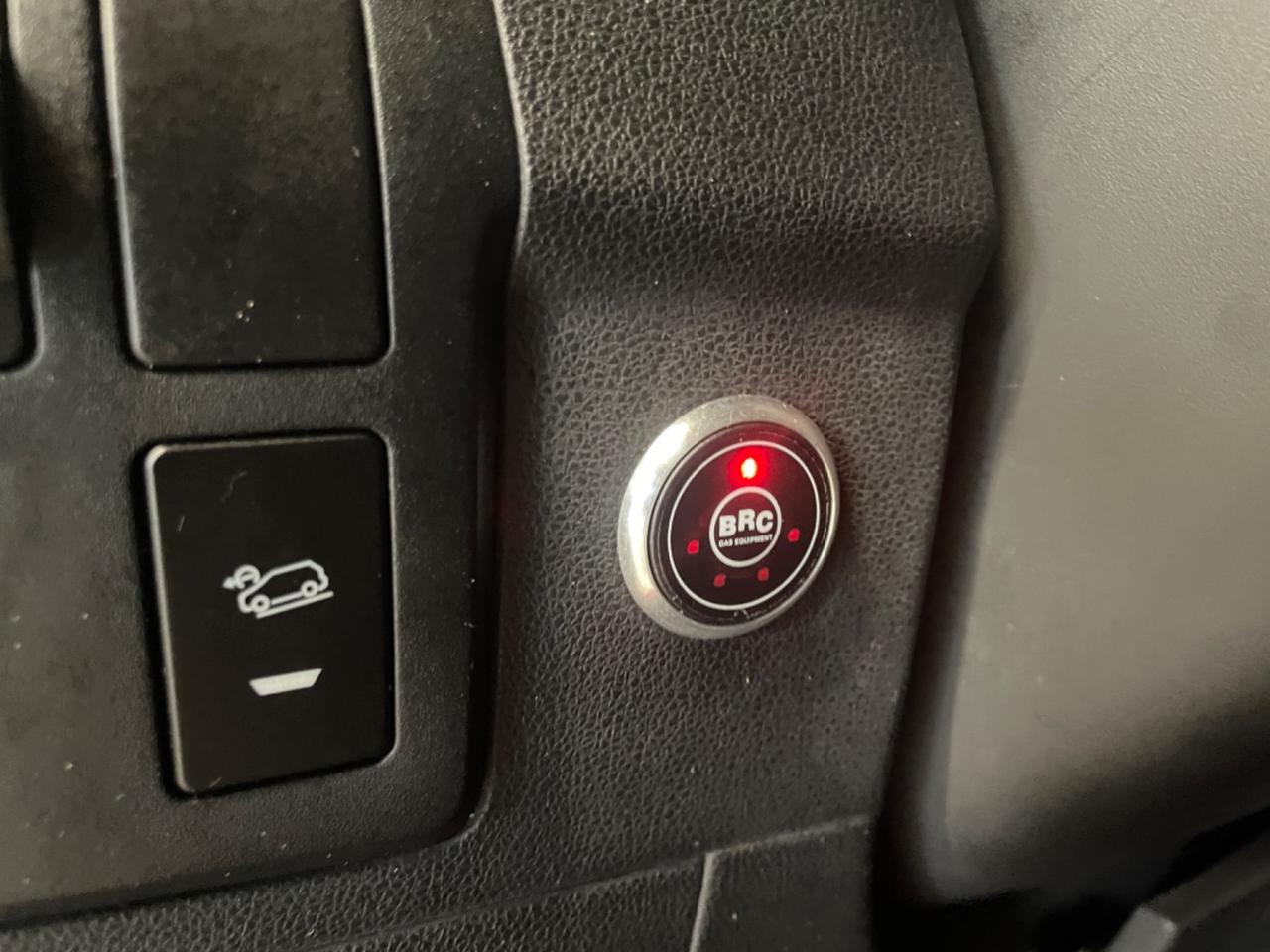 Mahindra KUV100 1.2 VVT M-Bifuel(GPL) K8 km 59.000