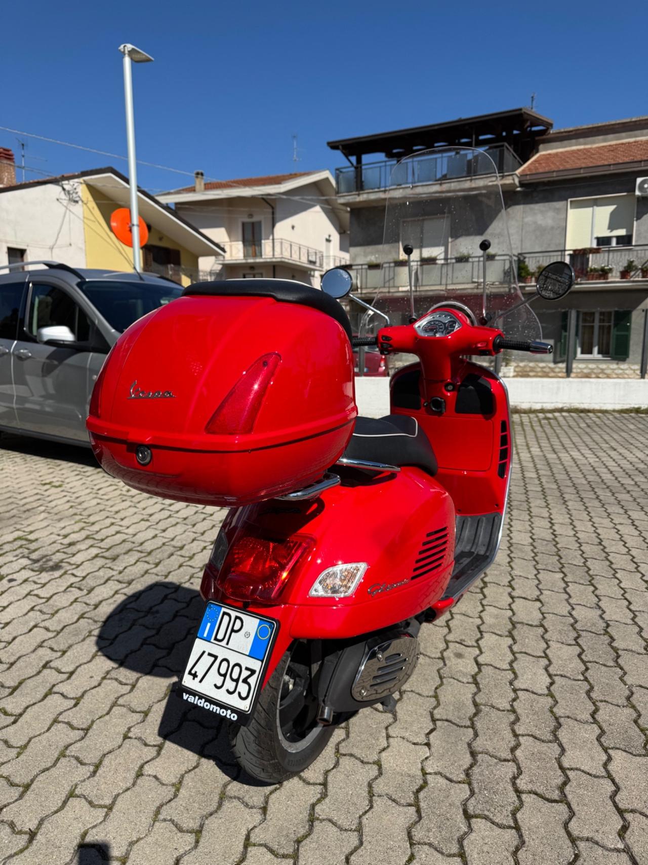 Piaggio Vespa 300 GTS