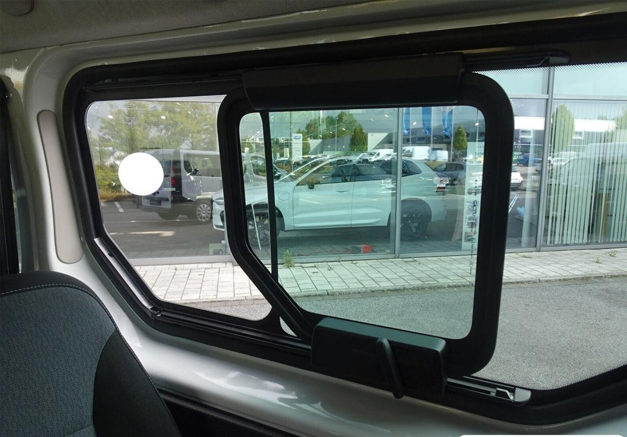 Opel Vivaro Combi 8 posti