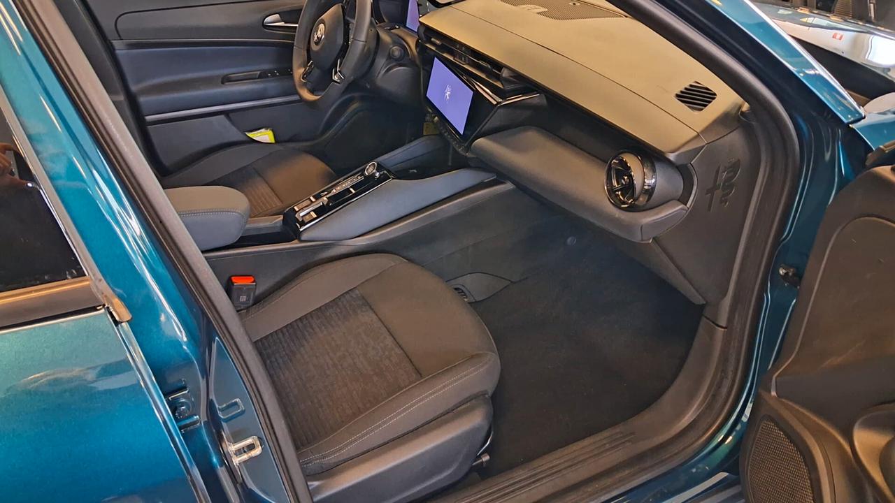 Alfa Romeo Junior 1.2 145 CV Hybrid eDCT6