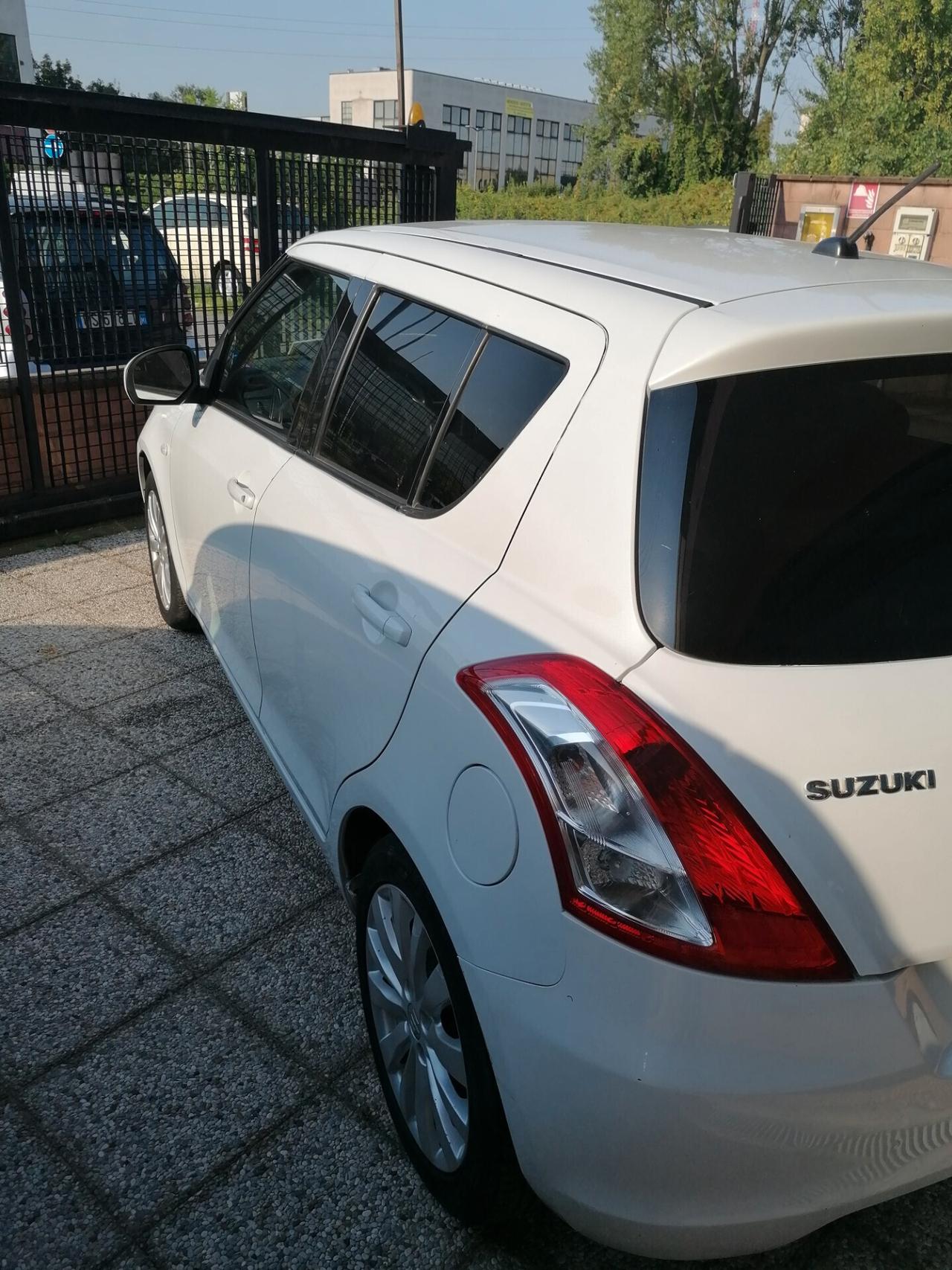 Suzuki Swift 1.2 VVT 5 porte GPL