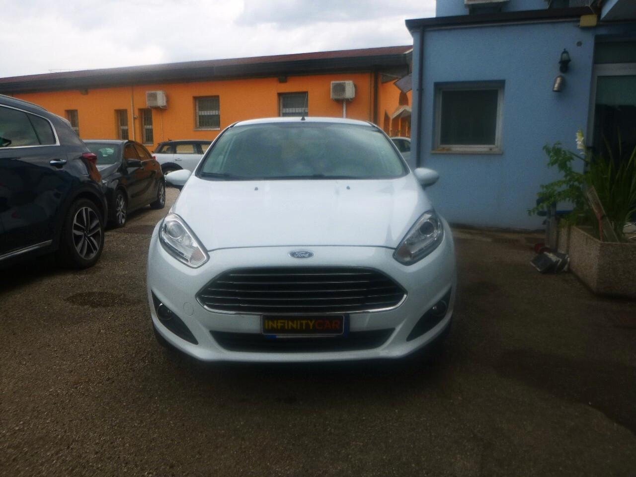 Ford Fiesta 1.5 TDCi 75CV 5 porte Titanium.NEOPATENTATI