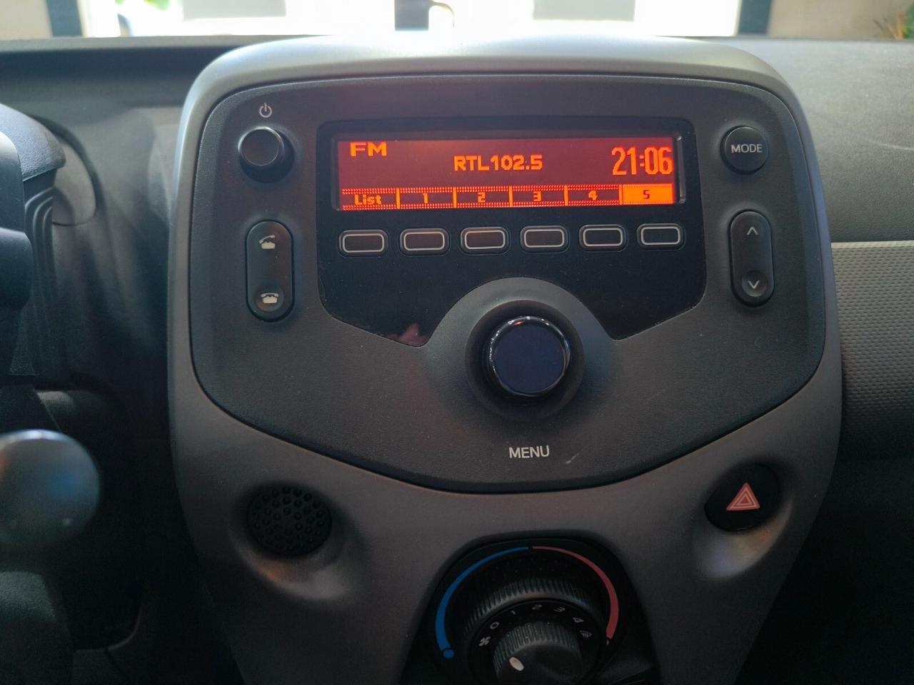 Peugeot 108 VTi 72 ETG 5 porte Allure